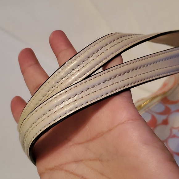 POPPY SIGNATURE C DOT HALLIE TOTE - Picture 10 of 15